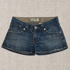 Levis 504 Slouch Blue Denim Low Rise Distressed Hem Women's Shorts Size 9 W/32"